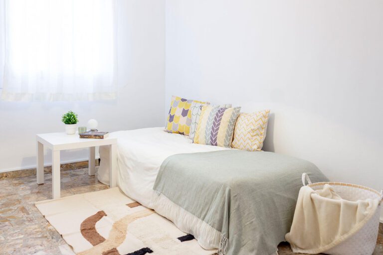 Dormitorio 2 con muebles hinchables